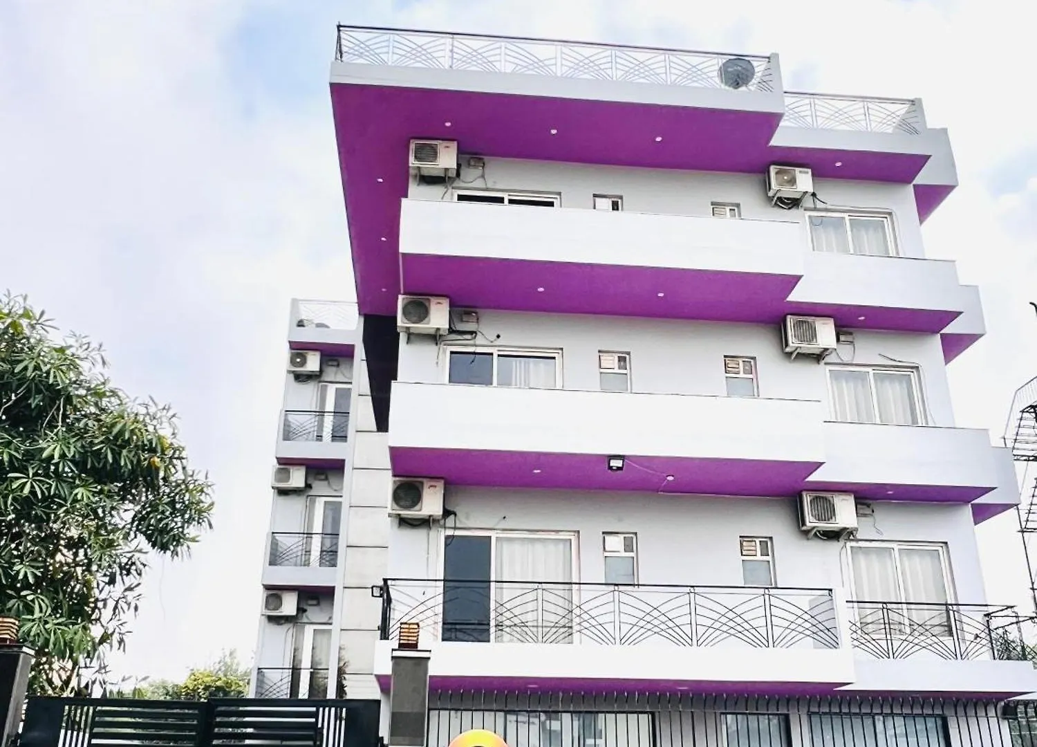 Δωμάτια σε οικογενειακή κατοικία Splendor Corporate Stay Γκουργκάον Ινδία